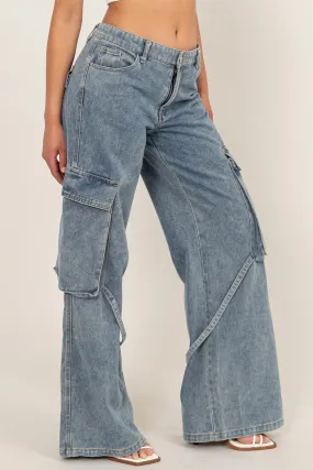 HF24C781-Upscale Vibe Washed Denim Cargo Pants